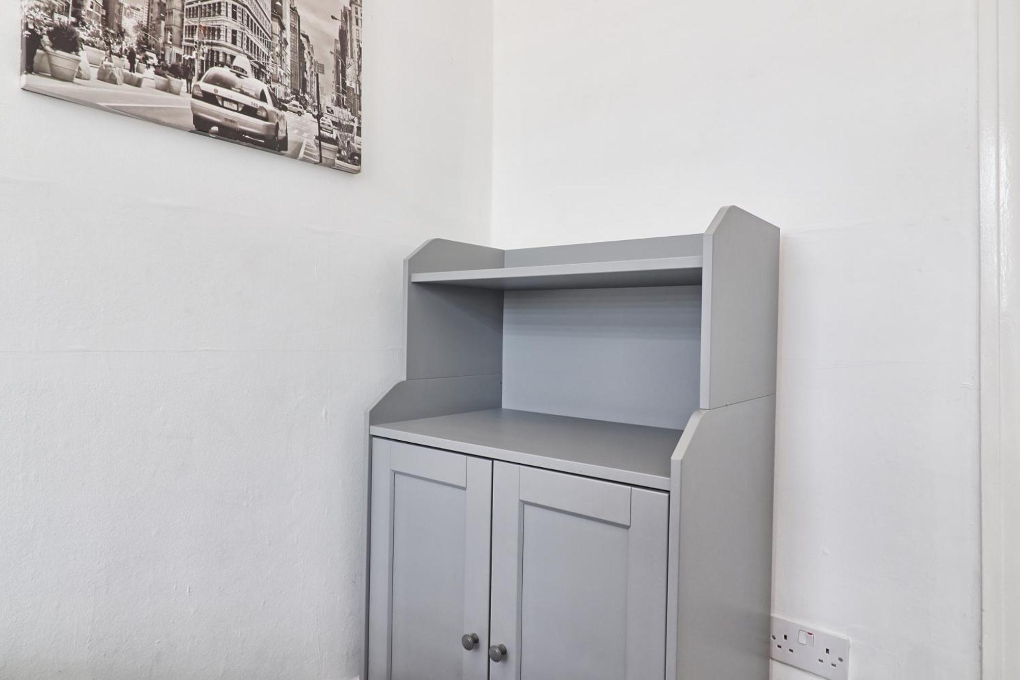 Luxury 3-Bed Apartment Near To London With Parking Hornchurch Екстер'єр фото